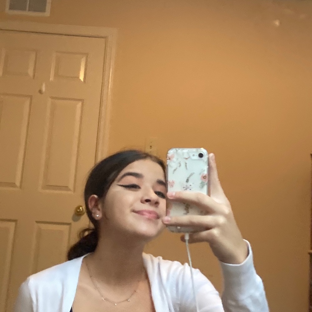 Meet your Posher, Ava